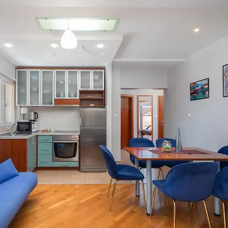 Brkic Apartment Makarska